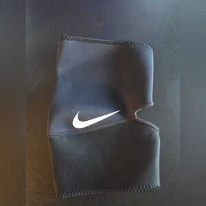 Gently used Nike Knee Brace